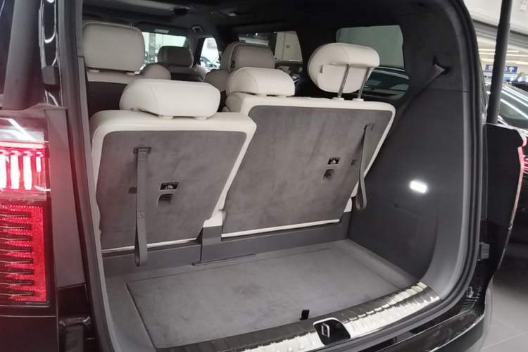 Used Zeekr 009 2024 7-Seater Aisle Version 108 kWh Trunk