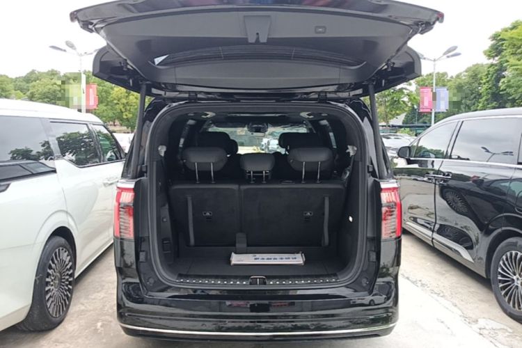 Used Zeekr 009 2024 7-Seater Aisle Version 108 kWh Trunk