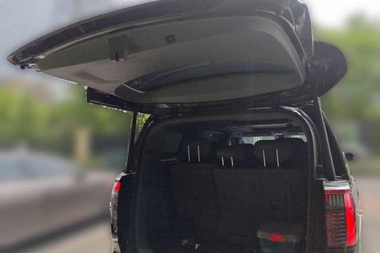 Used Zeekr 009 2024 7-Seater Aisle Version 108 kWh Trunk