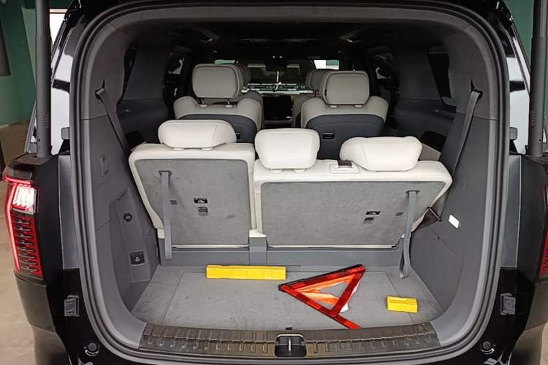 Used Zeekr 009 2024 7-Seater Walk-Through Version Four-Wheel Drive 108 kWh Trunk