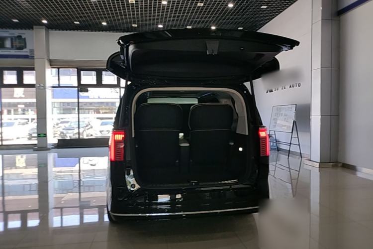 Used Zeekr 009 2024 GAC Trumpchi Trunk