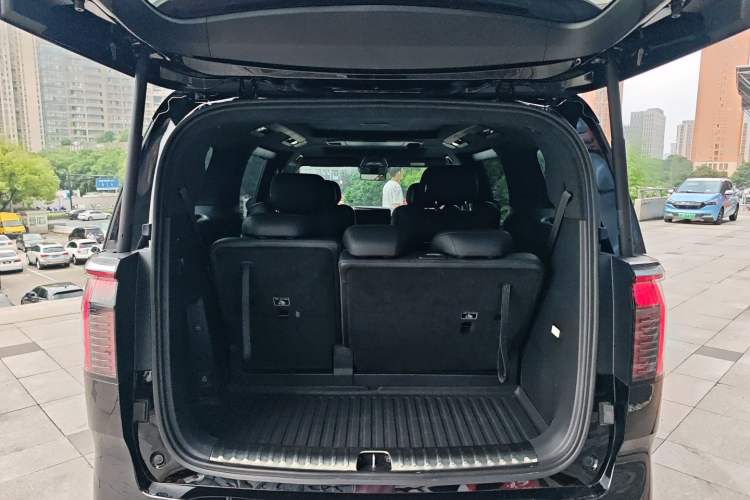 Used Zeekr 009 2024 7-Seater Aisle Version 108 kWh Trunk