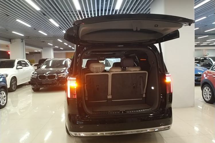 Used Zeekr 009 2024 7-Seater Walk-Through Version Four-Wheel Drive 108 kWh Trunk
