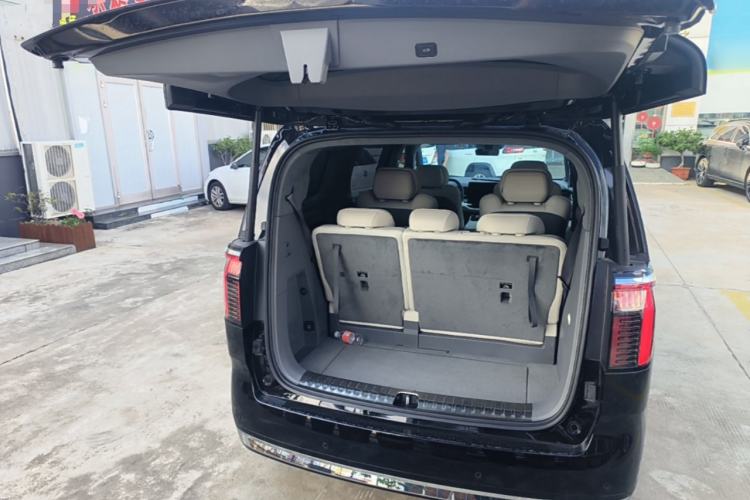 Used Zeekr 009 2024 7-Seater Walk-Through Version Four-Wheel Drive 108 kWh Trunk