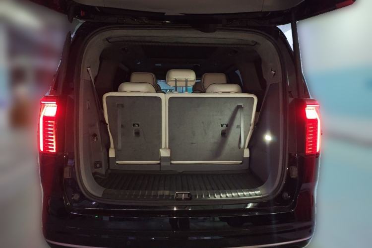 Used Zeekr 009 2024 7-Seater Aisle Version 108 kWh Trunk