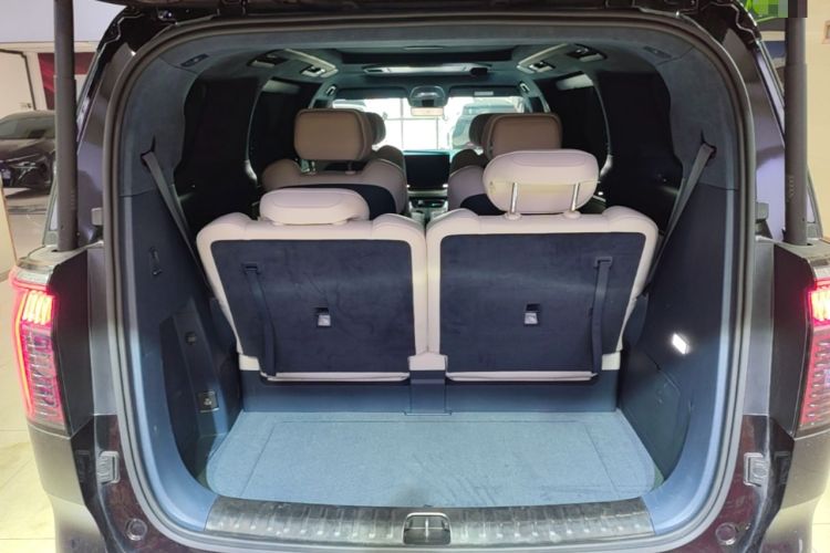 Used Zeekr 009 2024 Six-Seat Executive Version 4WD 108 kWh Trunk