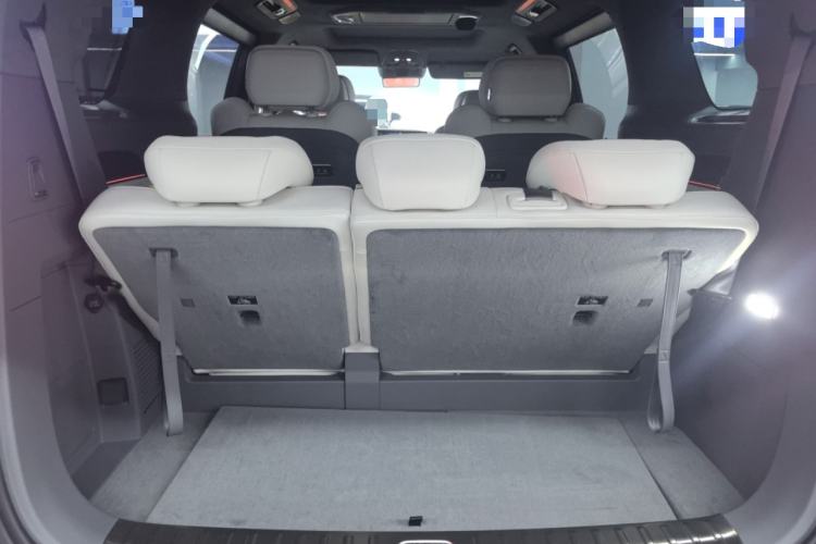 Used Zeekr 009 2024 7-Seater Walk-Through Version Four-Wheel Drive 108 kWh Trunk