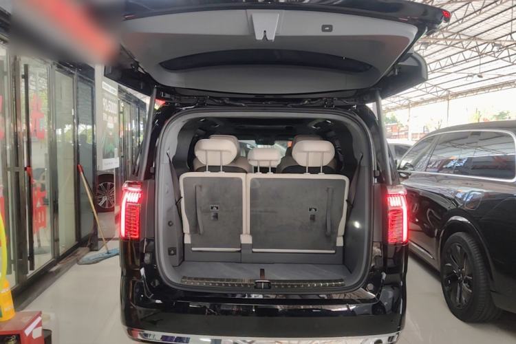 Used Zeekr 009 2024 7-Seater Walk-Through Version Four-Wheel Drive 108 kWh Trunk