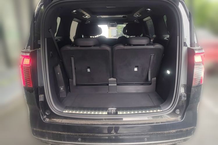 Used Zeekr 009 2024 Six-Seat Executive Version 4WD 108 kWh Trunk