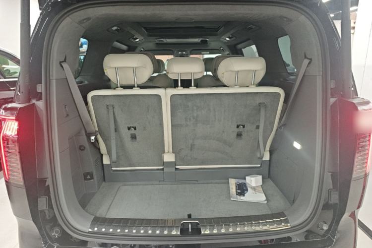 Used Zeekr 009 2024 7-Seater Walk-Through Version Four-Wheel Drive 108 kWh Trunk