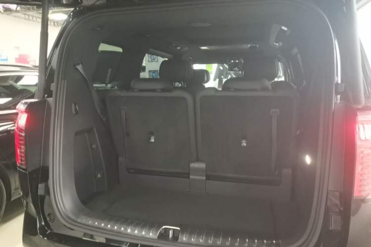 Used Zeekr 009 2024 Six-Seat Executive Version 4WD 108 kWh Trunk