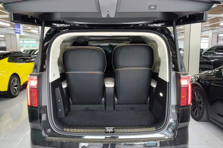 Used Zeekr 009 2024 GAC Trumpchi Trunk