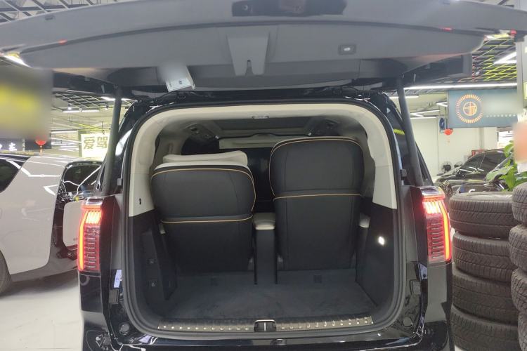Used Zeekr 009 2024 GAC Trumpchi Trunk