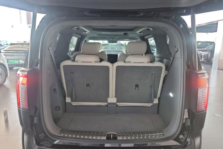 Used Zeekr 009 2024 Six-Seat Executive Version 4WD 108 kWh Trunk