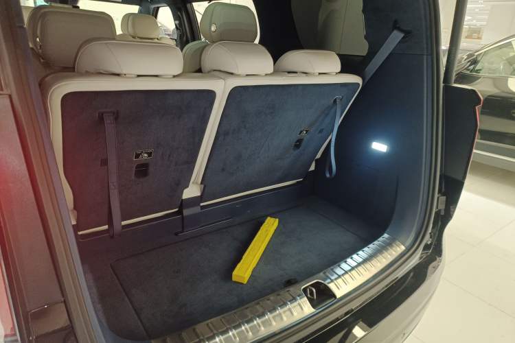 Used Zeekr 009 2024 7-Seater Aisle Version 108 kWh Trunk