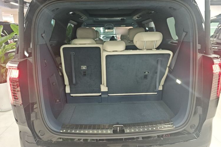 Used Zeekr 009 2024 7-Seater Walk-Through Version Four-Wheel Drive 108 kWh Trunk