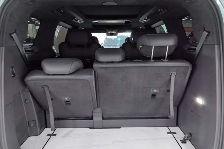 Used Zeekr 009 2024 7-Seater Walk-Through Version Four-Wheel Drive 108 kWh Trunk
