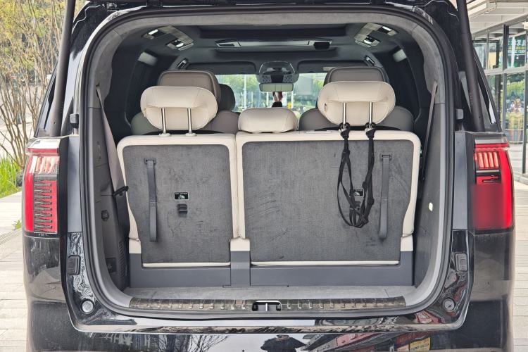 Used Zeekr 009 2024 7-Seater Walk-Through Version Four-Wheel Drive 108 kWh Trunk