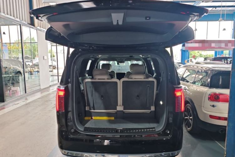 Used Zeekr 009 2024 Six-Seat Executive Version 4WD 108 kWh Trunk