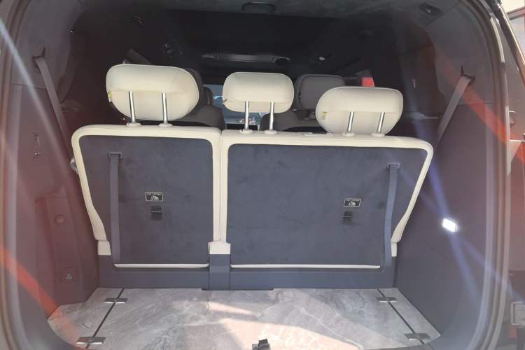 Used Zeekr 009 2024 7-Seater Walk-Through Version Four-Wheel Drive 108 kWh Trunk