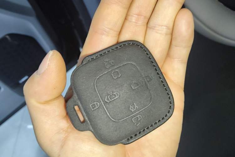 Used Zeekr 009 2024 Six-Seat Executive Version 4WD 140 kWh Vehicle Key