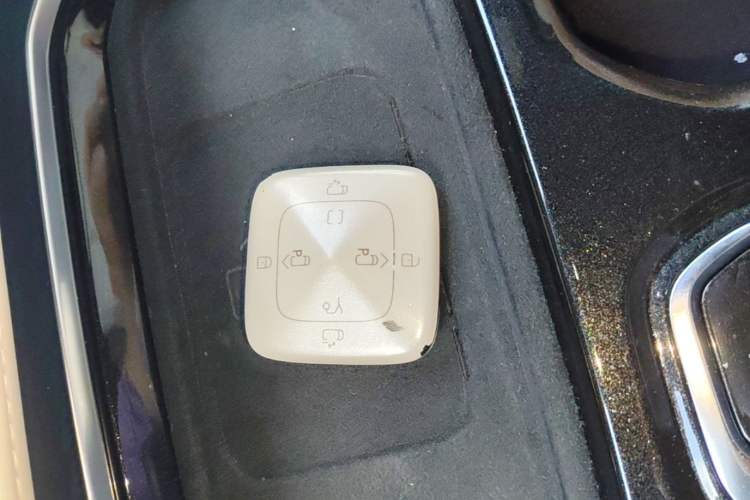 Used Zeekr 009 2024 Six-Seat Executive Version 4WD 108 kWh Vehicle Key