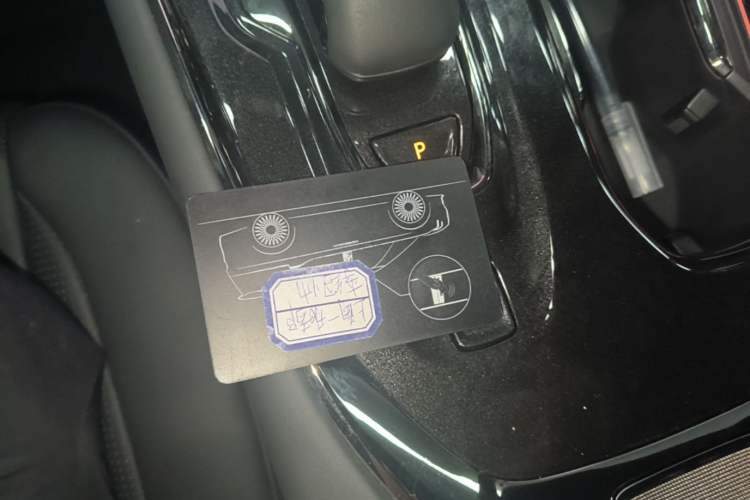 Used Zeekr 009 2024 7-Seater Walk-Through Version Four-Wheel Drive 108 kWh Vehicle Key