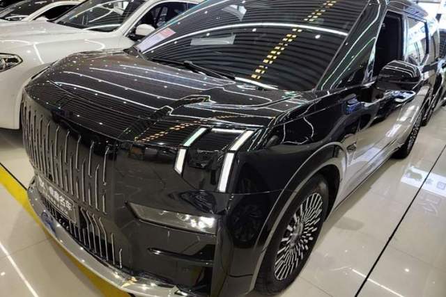 Used Zeekr 009 2024 7-Seater Aisle Version 108 kWh