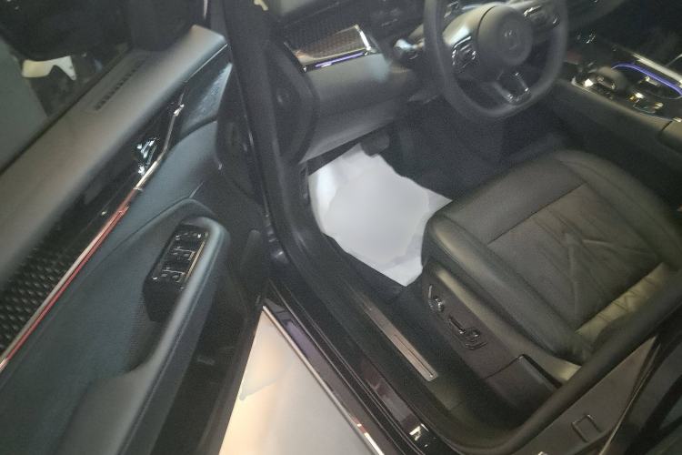 Used Zeekr 009 2024 Six-Seat Executive Version 4WD 108 kWh Driver Seat