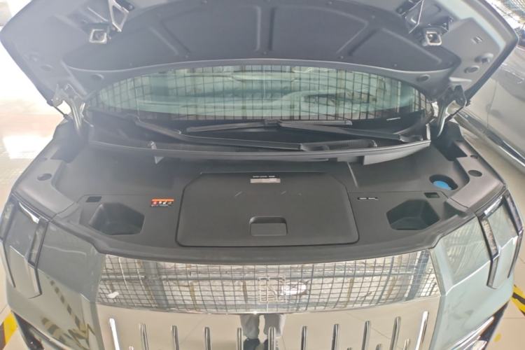 Used Zeekr 009 2024 7-Seater Aisle Version 108 kWh Engine Bay