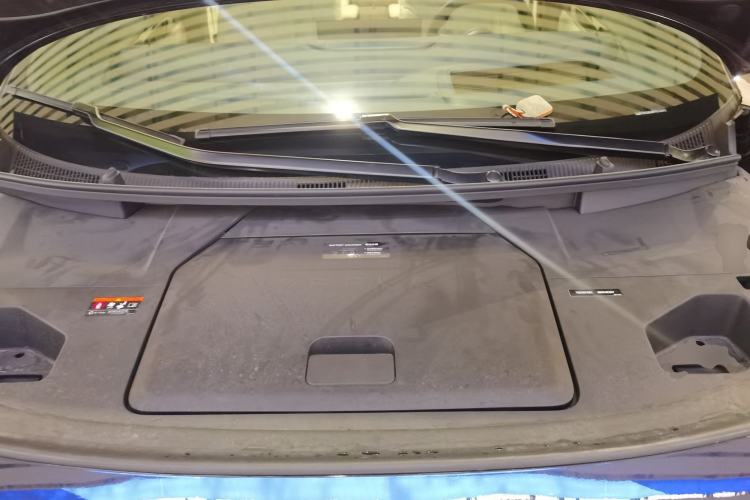 Used Zeekr 009 2024 7-Seater Walk-Through Version Four-Wheel Drive 108 kWh Engine Bay
