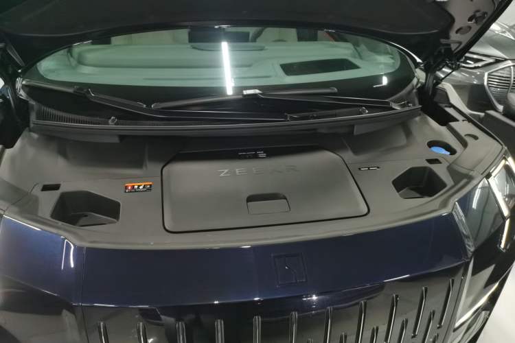Used Zeekr 009 2024 Six-Seat Executive Version 4WD 108 kWh Engine Bay