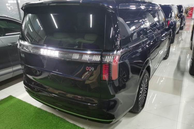 Used Zeekr 009 2024 Six-Seat Executive Version 4WD 108 kWh Exterior 5
