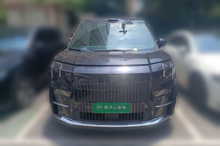 Used Zeekr 009 2024 7-Seater Aisle Version 108 kWh Front