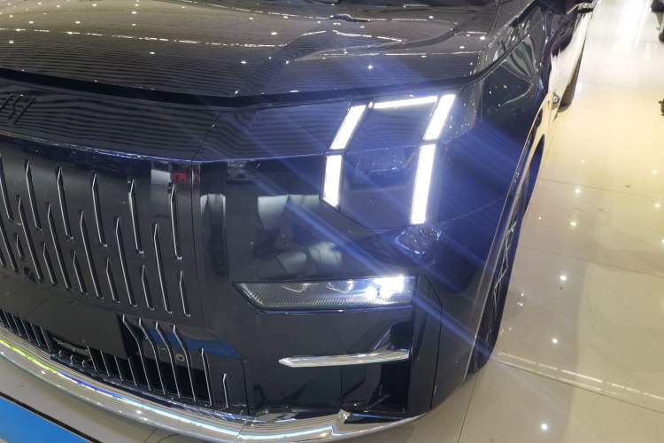 Used Zeekr 009 2024 7-Seater Walk-Through Version Four-Wheel Drive 108 kWh Left Front Headlight