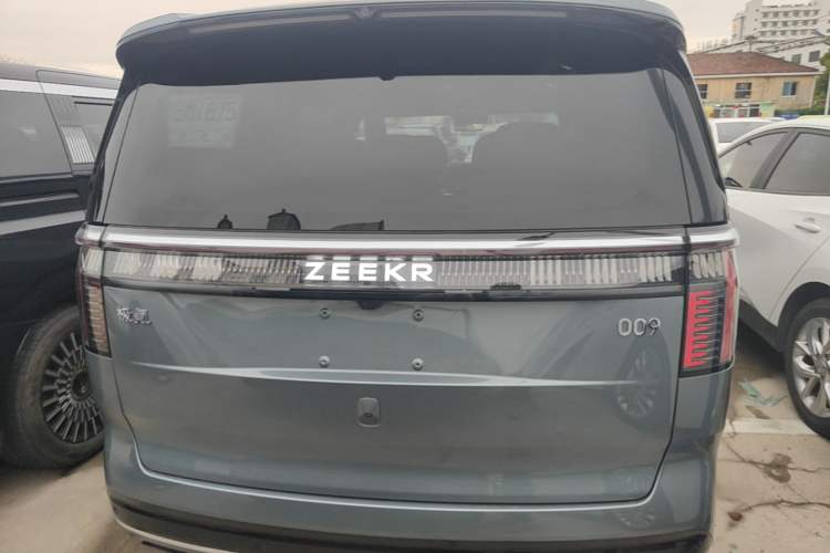 Used Zeekr 009 2024 7-Seater Walk-Through Version Four-Wheel Drive 108 kWh Rear
