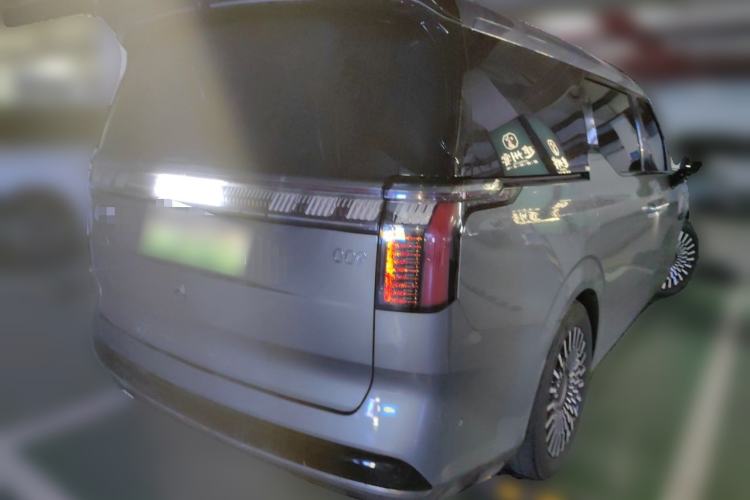 Used Zeekr 009 2024 7-Seater Walk-Through Version Four-Wheel Drive 108 kWh Rear Right 45 Deg