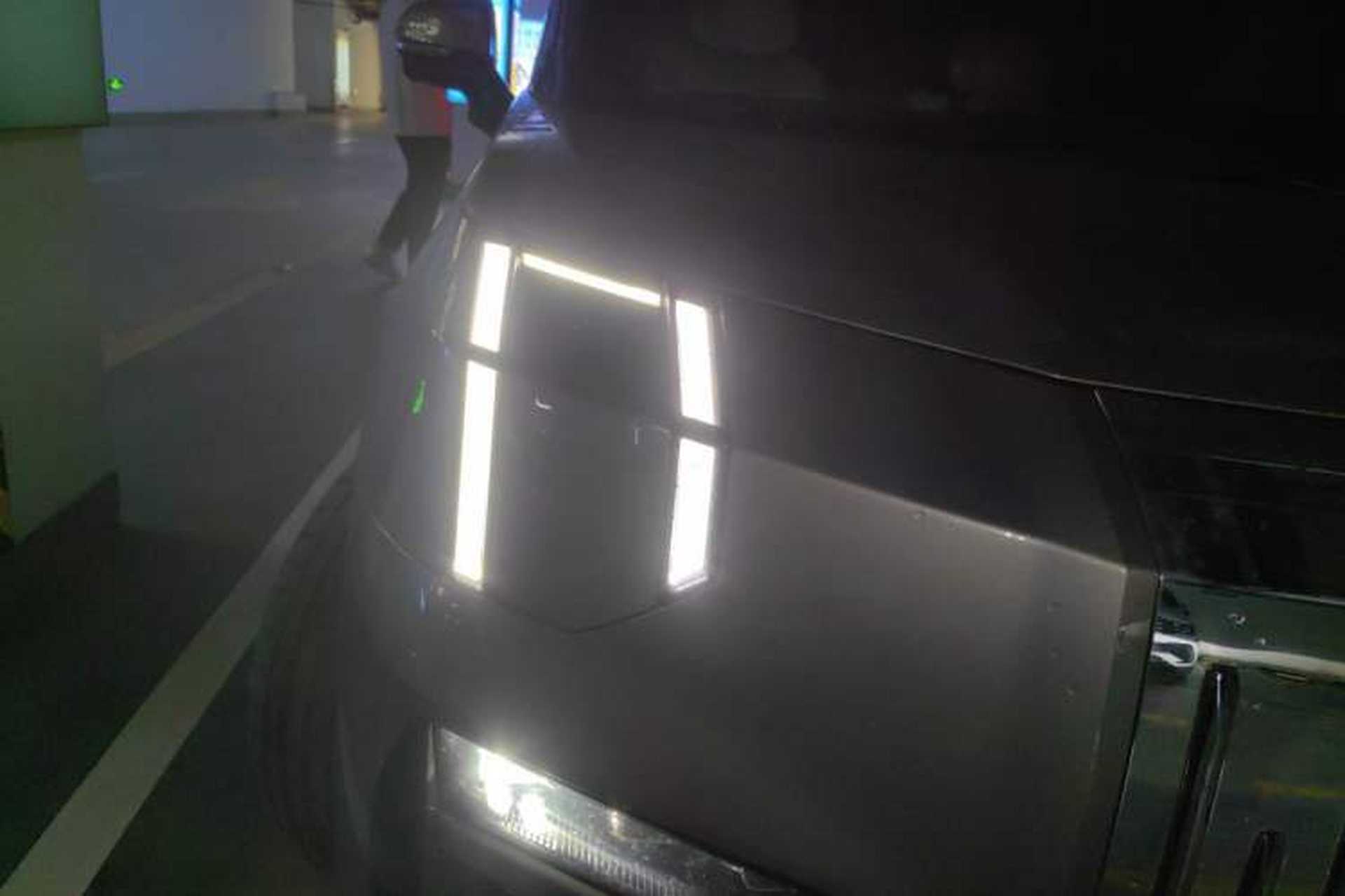 Used Zeekr 009 2024 7-Seater Walk-Through Version Four-Wheel Drive 108 kWh Right Front Headlight