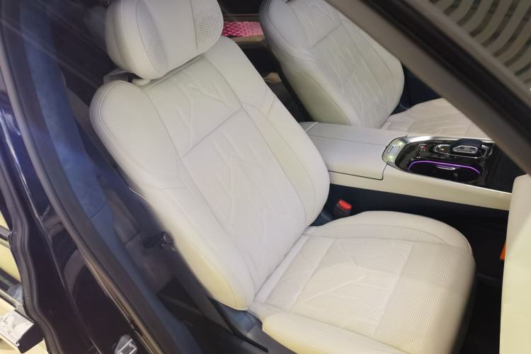 Used Zeekr 009 2024 7-Seater Walk-Through Version Four-Wheel Drive 108 kWh Right Front Seat