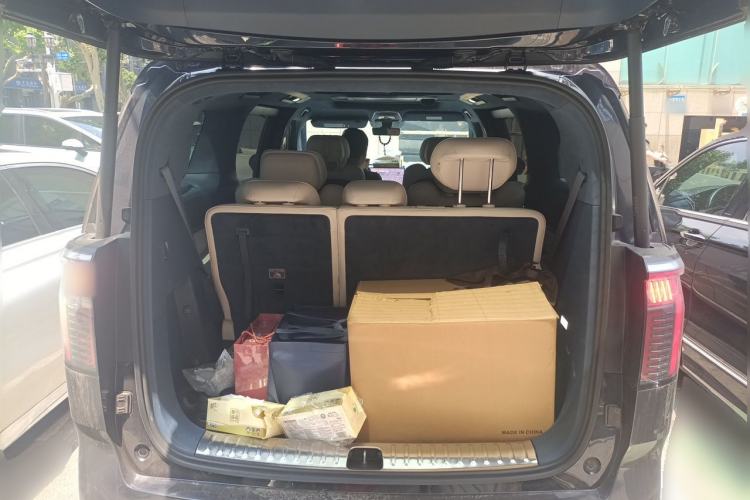 Used Zeekr 009 2024 7-Seater Aisle Version 108 kWh Trunk