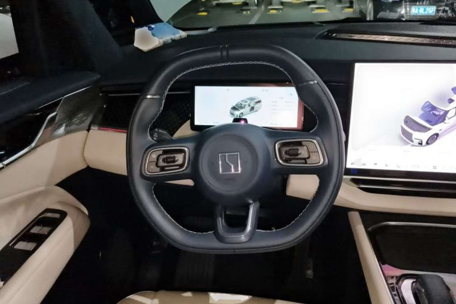 Used Zeekr 009 2024 Six-Seat Executive Version 4WD 108 kWh Steering Wheel