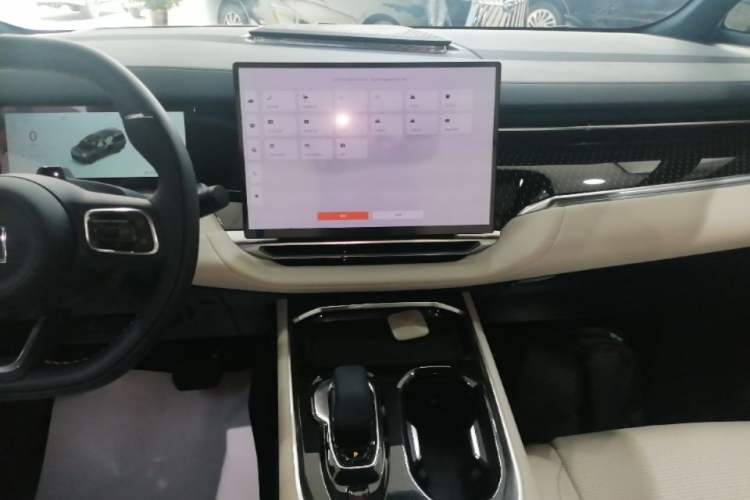 Used Zeekr 009 2024 Six-Seat Executive Version 4WD 108 kWh Audio And AC Panel