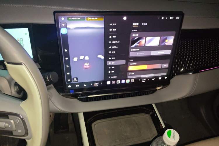 Used Zeekr 009 2024 7-Seater Aisle Version 108 kWh Audio And AC Panel