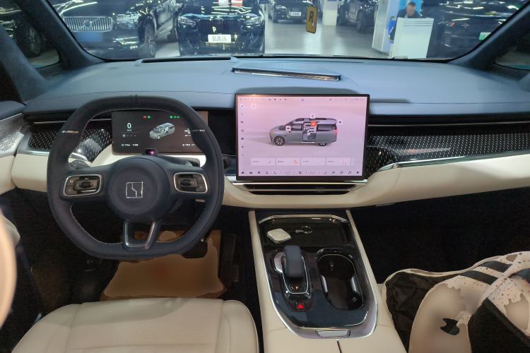 Used Zeekr 009 2024 7-Seater Walk-Through Version Four-Wheel Drive 108 kWh Center Console