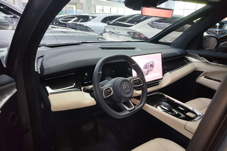 Used Zeekr 009 2024 7-Seater Walk-Through Version Four-Wheel Drive 108 kWh Center Console
