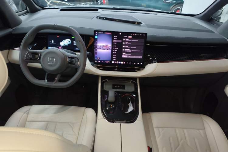 Used Zeekr 009 2024 7-Seater Walk-Through Version Four-Wheel Drive 108 kWh Center Console