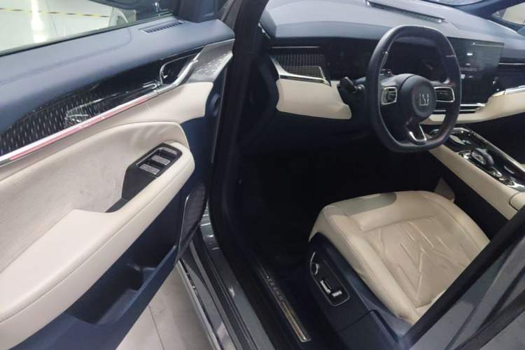 Used Zeekr 009 2024 Six-Seat Executive Version 4WD 108 kWh Driver Seat