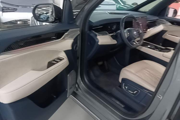 Used Zeekr 009 2024 Six-Seat Executive Version 4WD 108 kWh Driver Seat