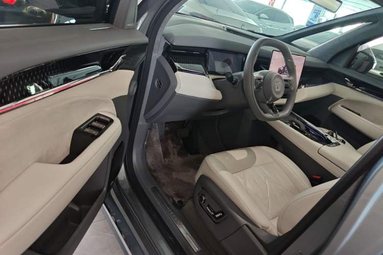 Used Zeekr 009 2024 Six-Seat Executive Version 4WD 108 kWh Driver Seat