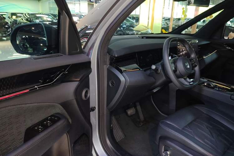 Used Zeekr 009 2024 Six-Seat Executive Version 4WD 108 kWh Driver Seat